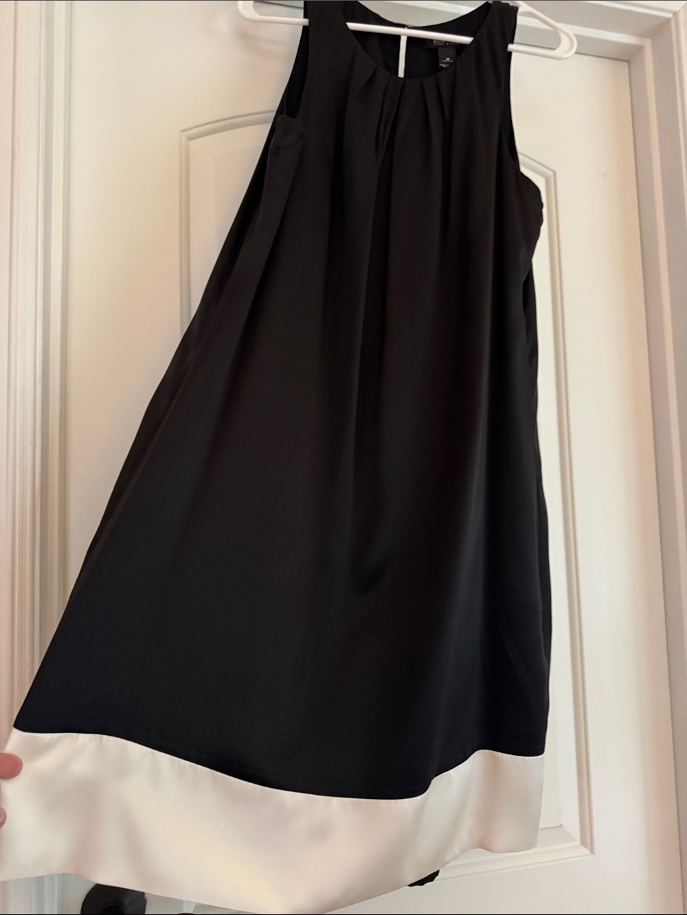 White House Black Market Black Dress with White Logo Tag - Picture 1 of 2